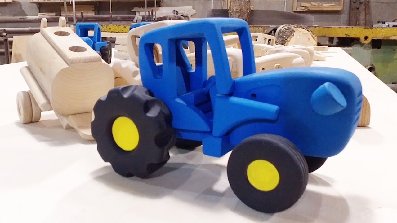 Как делают настоящую игрушку Синий трактор из дерева для детей
