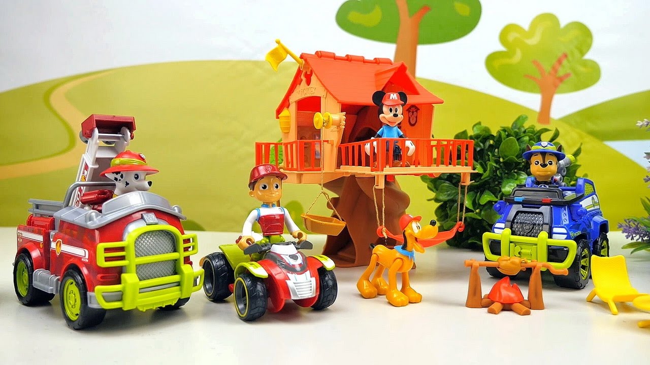 Видео про Игрушки Микки Маус и его ДОМИК НА ДЕРЕВЕ. Щенячий Патруль спасает Плуто от Паука