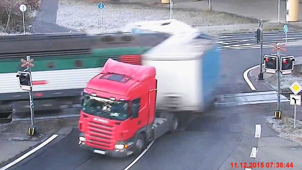 10 Катастроф с поездами снятых на камеру