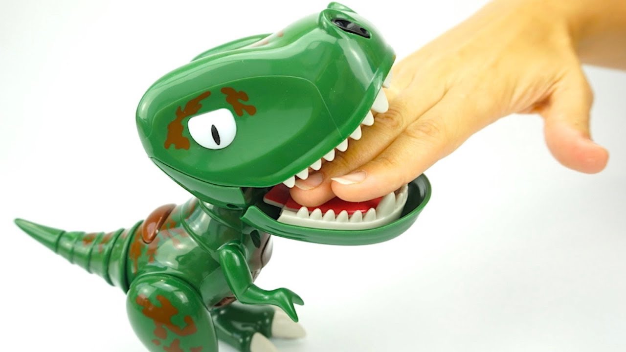 Распаковываем игрушку робот Динозавр