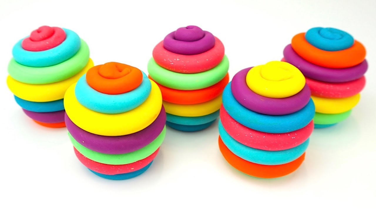 Сюрпризы и игрушки в необычных яйцах из пластилина