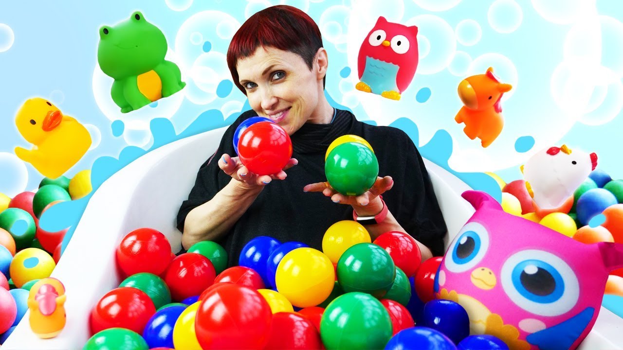 Видео для детей с Машей Капуки Кануки. Ванна с шариками для игрушек