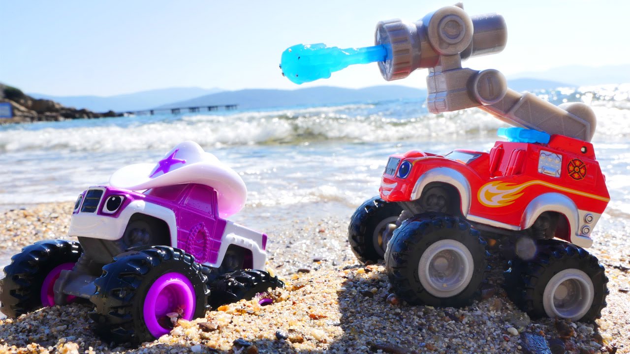 Чудо-машинки Вспыш и Старла едут на пляж. Видео для детей