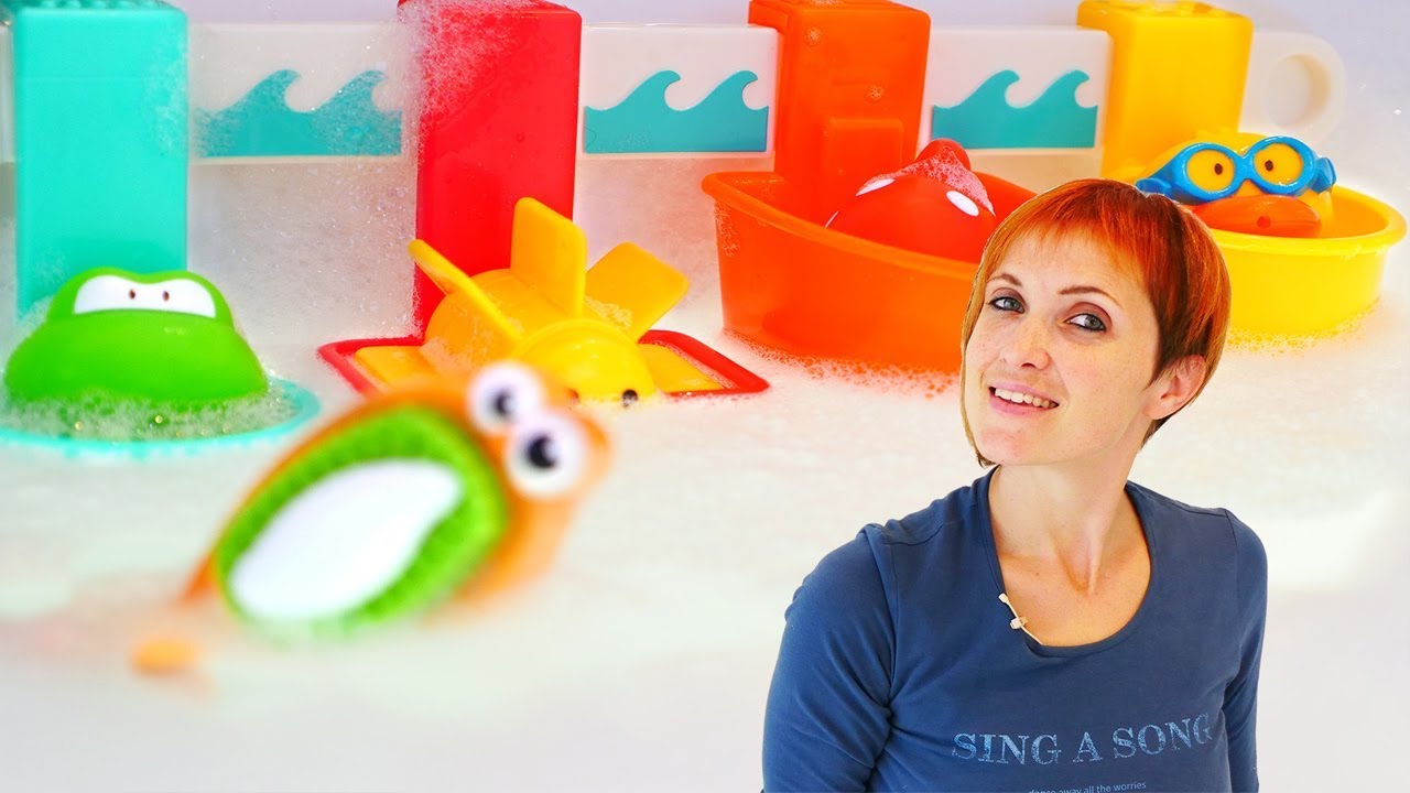 Видео про игрушки - Маша Капуки и зима в ванной
