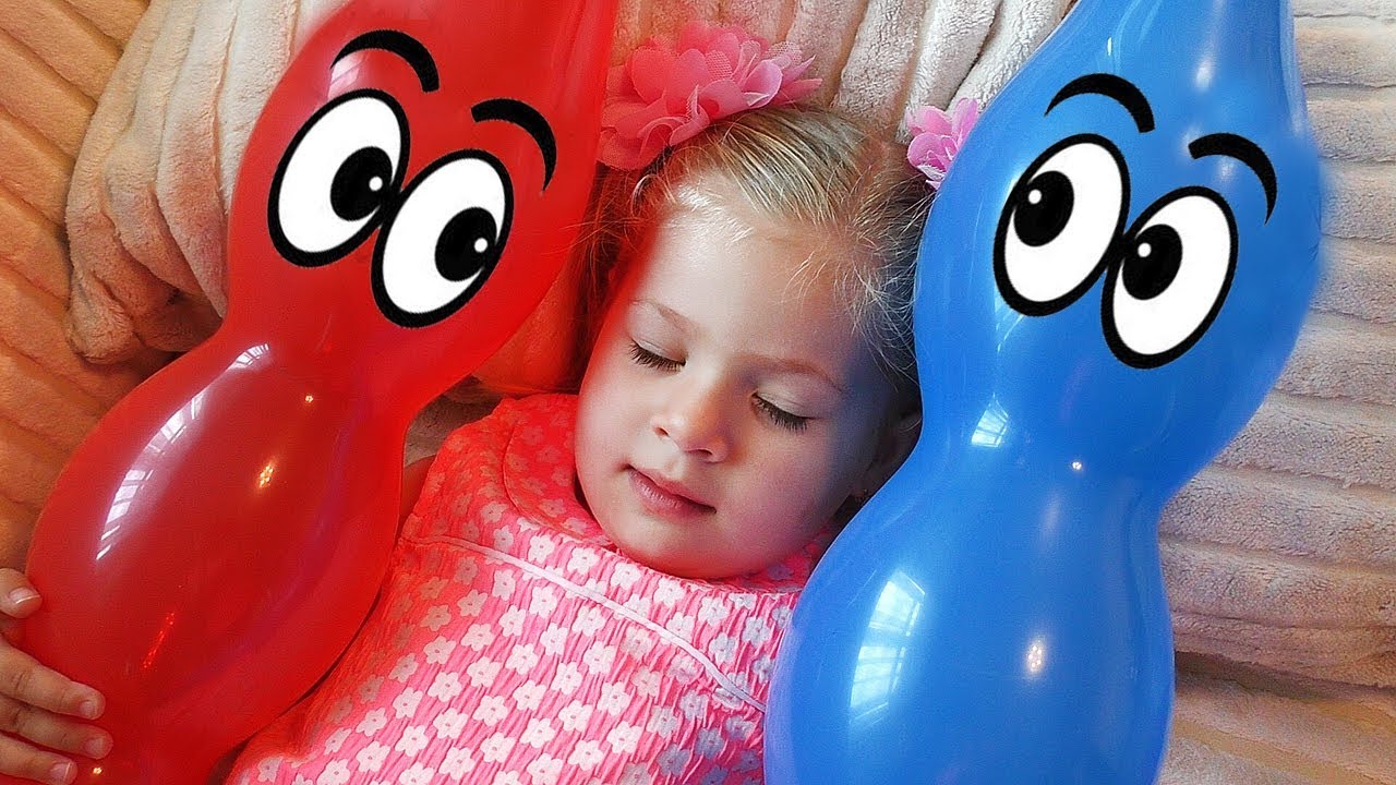 Diana Pretend Play with Baby Baloons