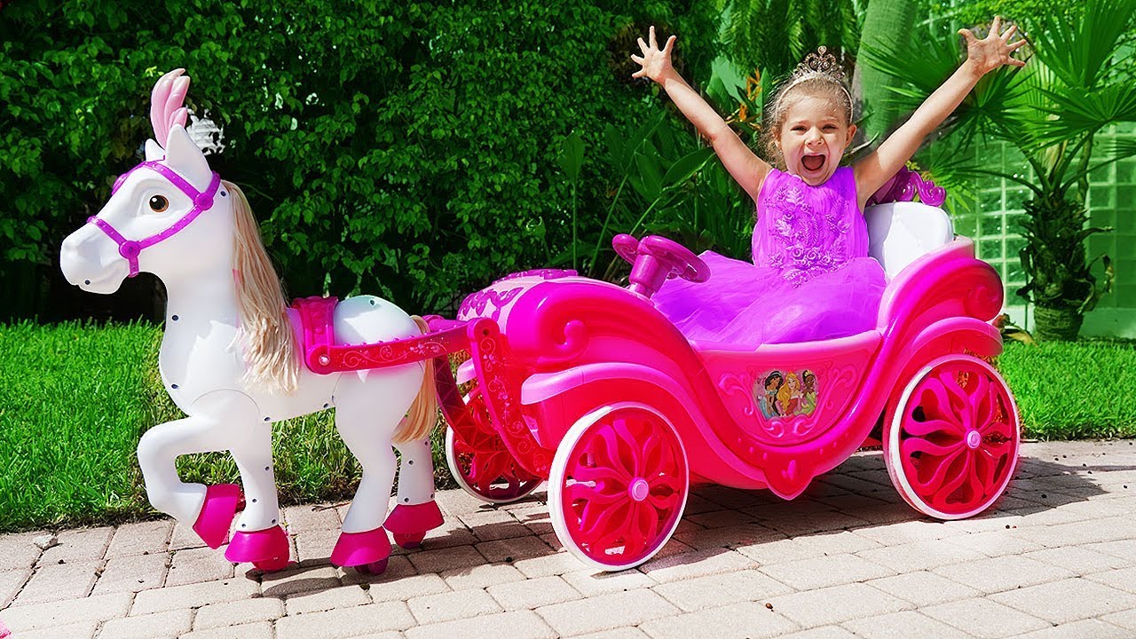 Diana Pretend Play with Princess carriage toy
