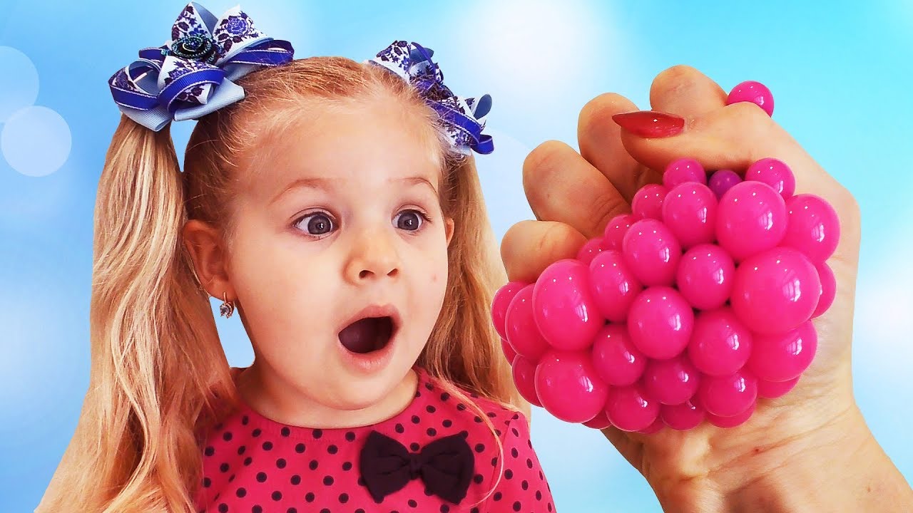 Diana plays with Squishy Balls, video for children & toddlers