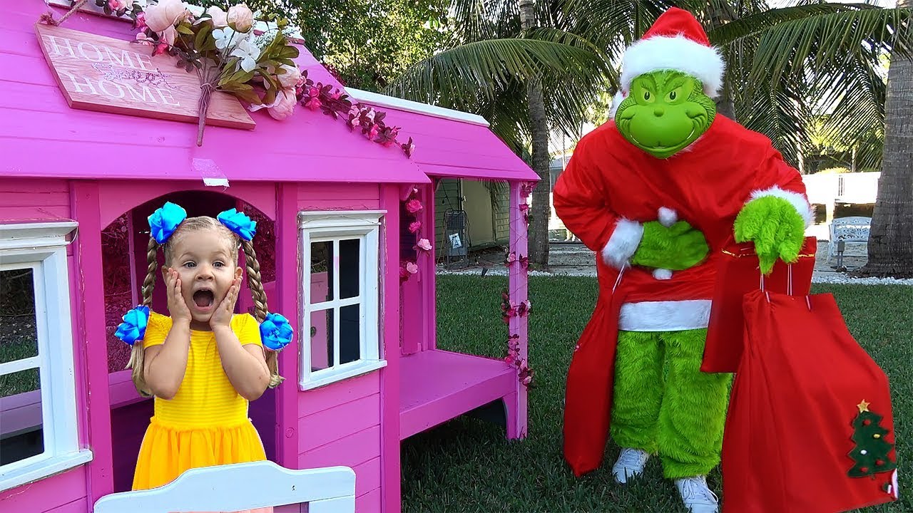 Diana and GRINCH who stole New Year&#39;s Presents