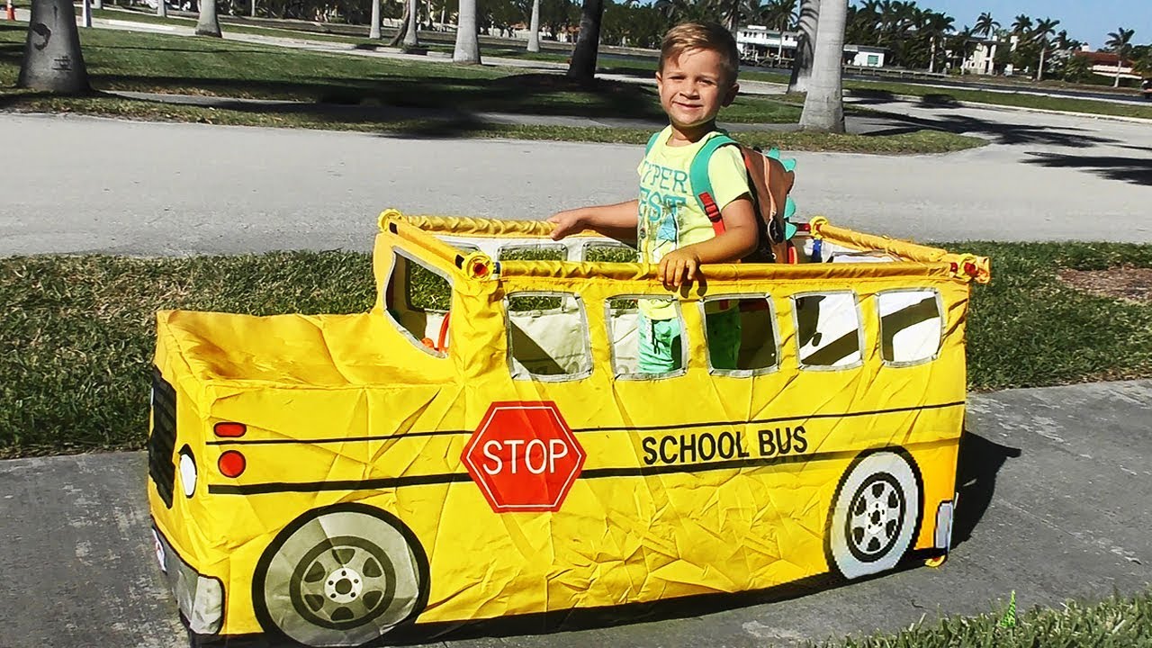 Roma Pretend Play with School Bus Tent