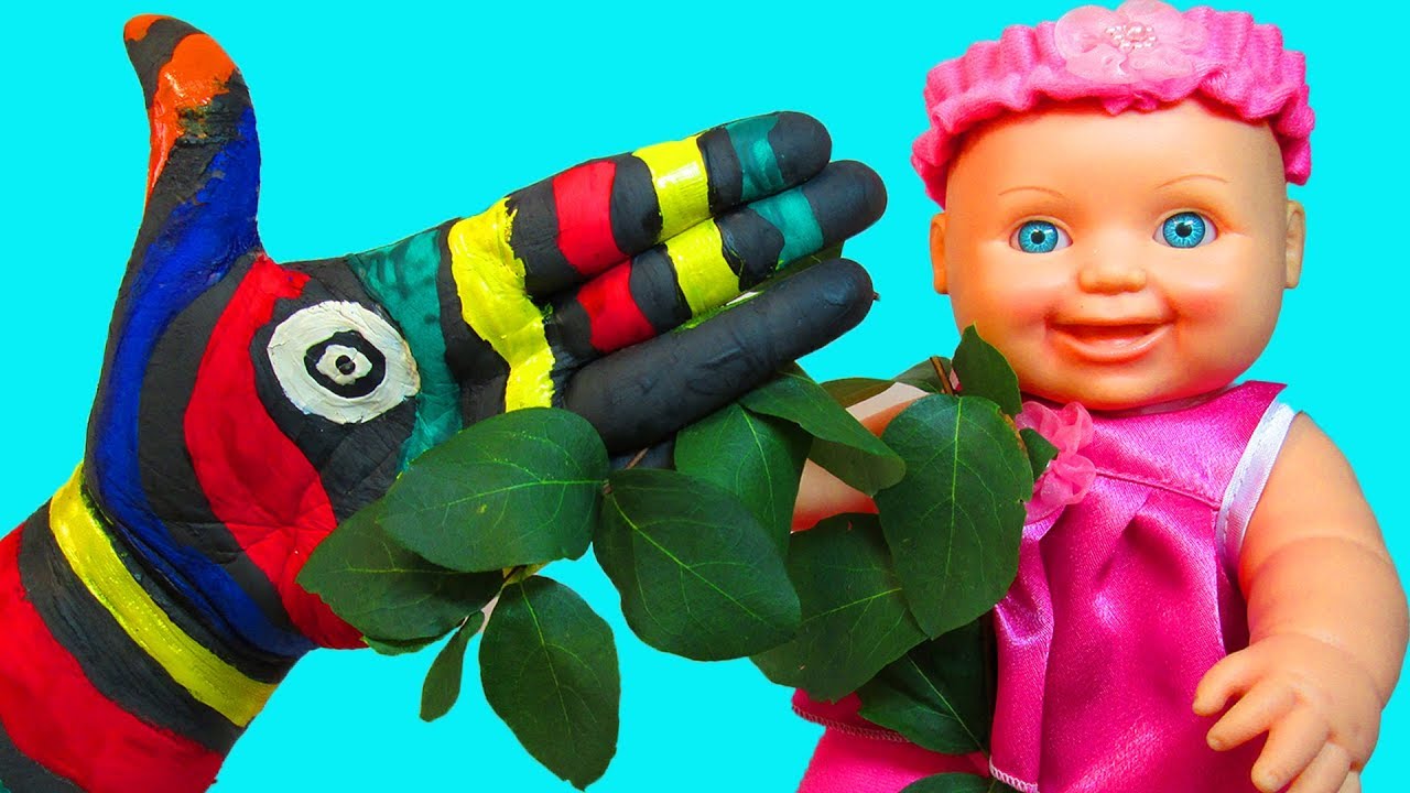 Учимся рисовать Куклы пупсики Рисуем на руке Зебра Пальчиковые краски Развивающее видео для малышей