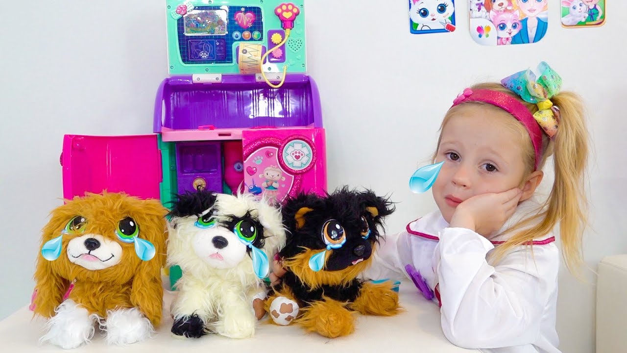 Настя и её новые игрушечные собачки с блохами