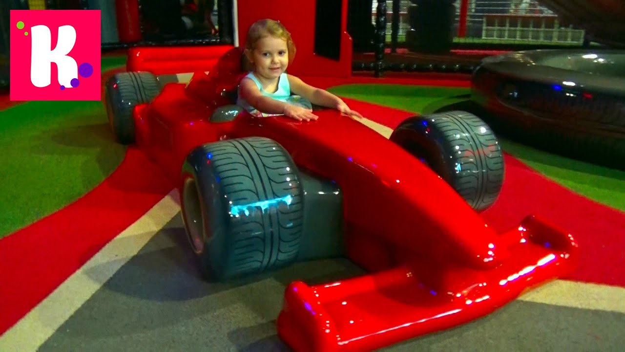Катя в Дубаи /День#9 / идём на детскую площадку в Ferrari World