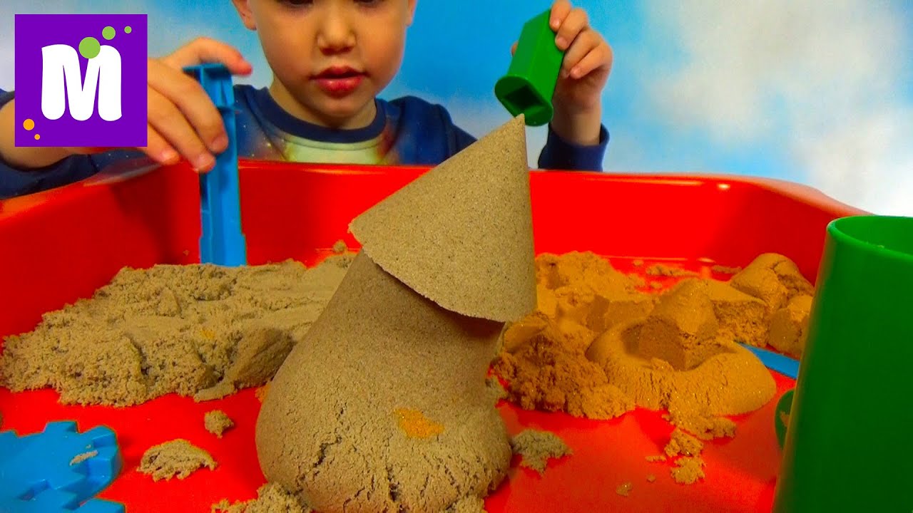 Кинетический песок лепим замок из песка формочками