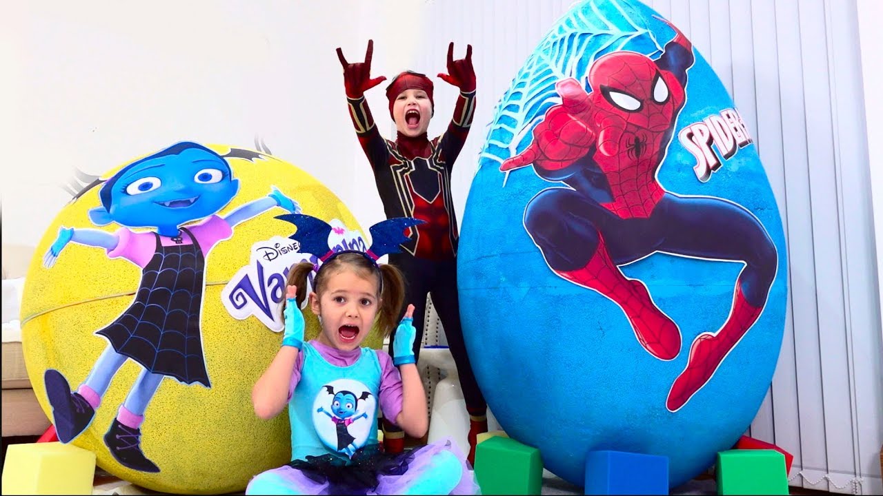 Дети не поделили игрушки Spiderman и Vampirina в огромных яйцах / Giant toy eggs with surprise