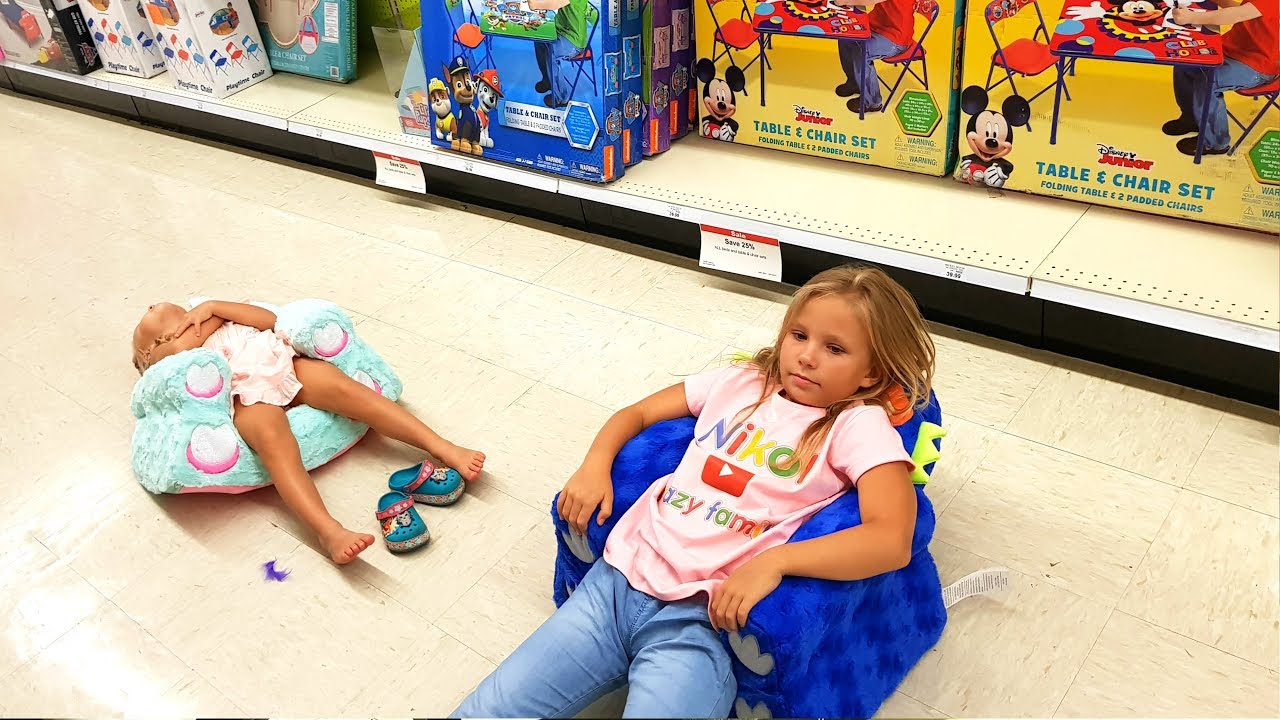 VLOG Fun Family Time ПОКУПАЕМ НОВЫЕ ИГРУШКИ для Николь и Алисы Едем в МАГАЗИН Doing Shopping Barbie