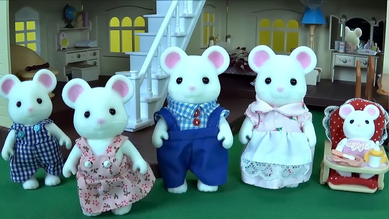 Мышки Sylvanian Families и их Дом. Мультики с игрушками для самых маленьких