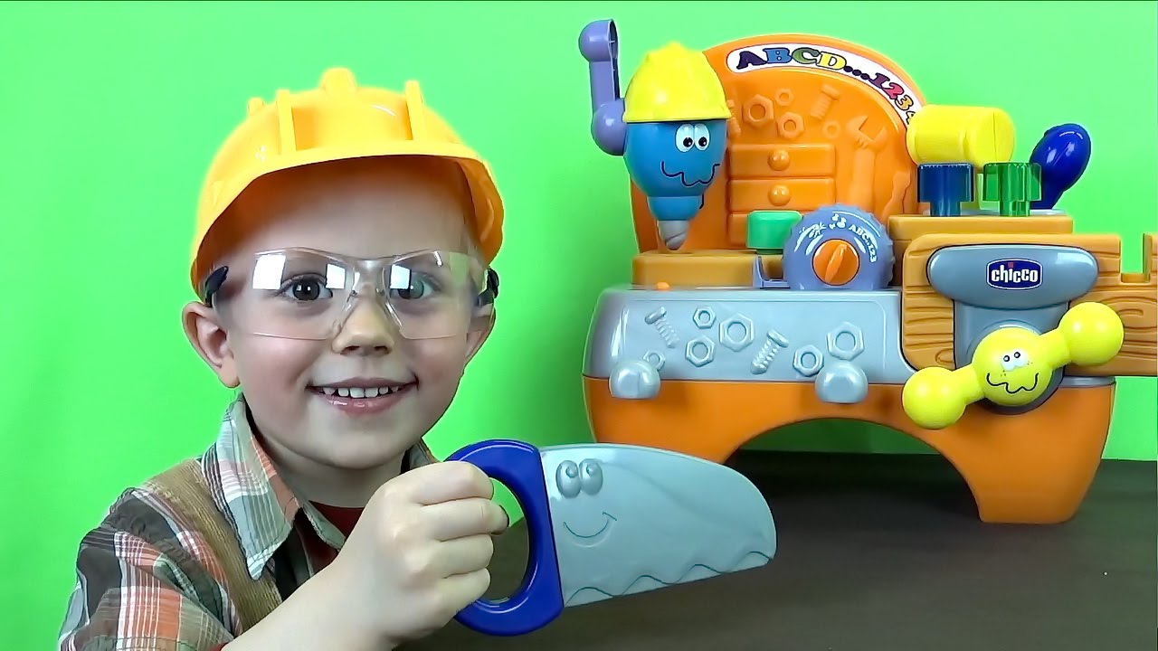 Развивающее видео для детей - малыш Даник играет в плотника