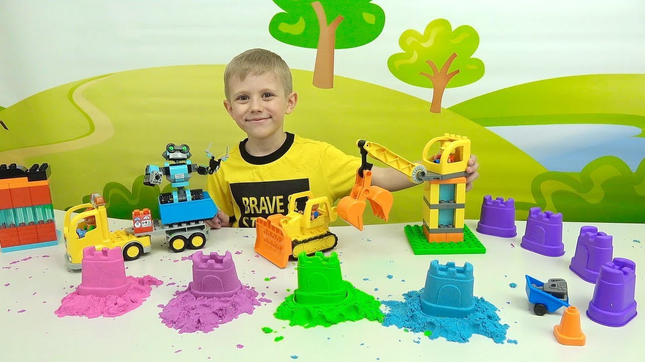 ЦВЕТНОЙ ПЕСОК для детей и строители Лего Дупло - Строим замки и смешиваем цвета. Kinetic Sand