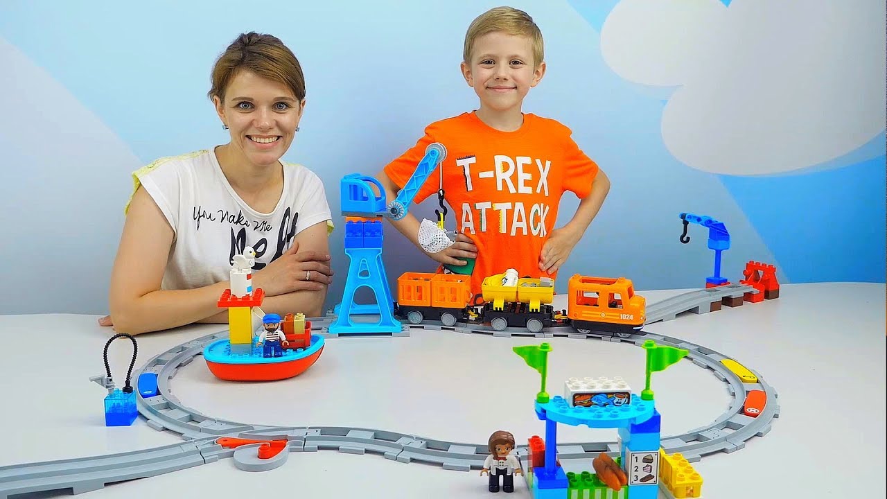 ПОЕЗД для Детей и Большая ЖЕЛЕЗНАЯ ДОРОГА LEGO DUPLO с Подъёмным КРАНОМ Видео для Детей For Children