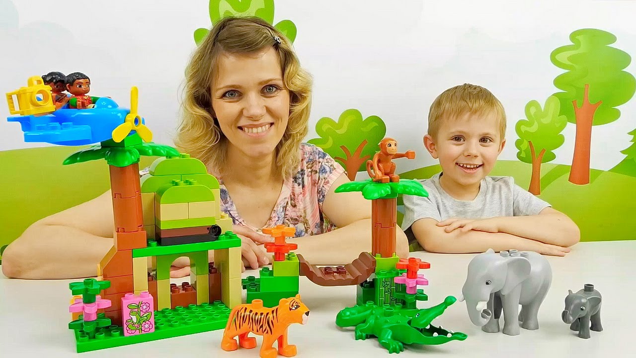 Лего Джунгли - Даник с мамой играют в конструктор LEGO DUPLO Jungle 10804
