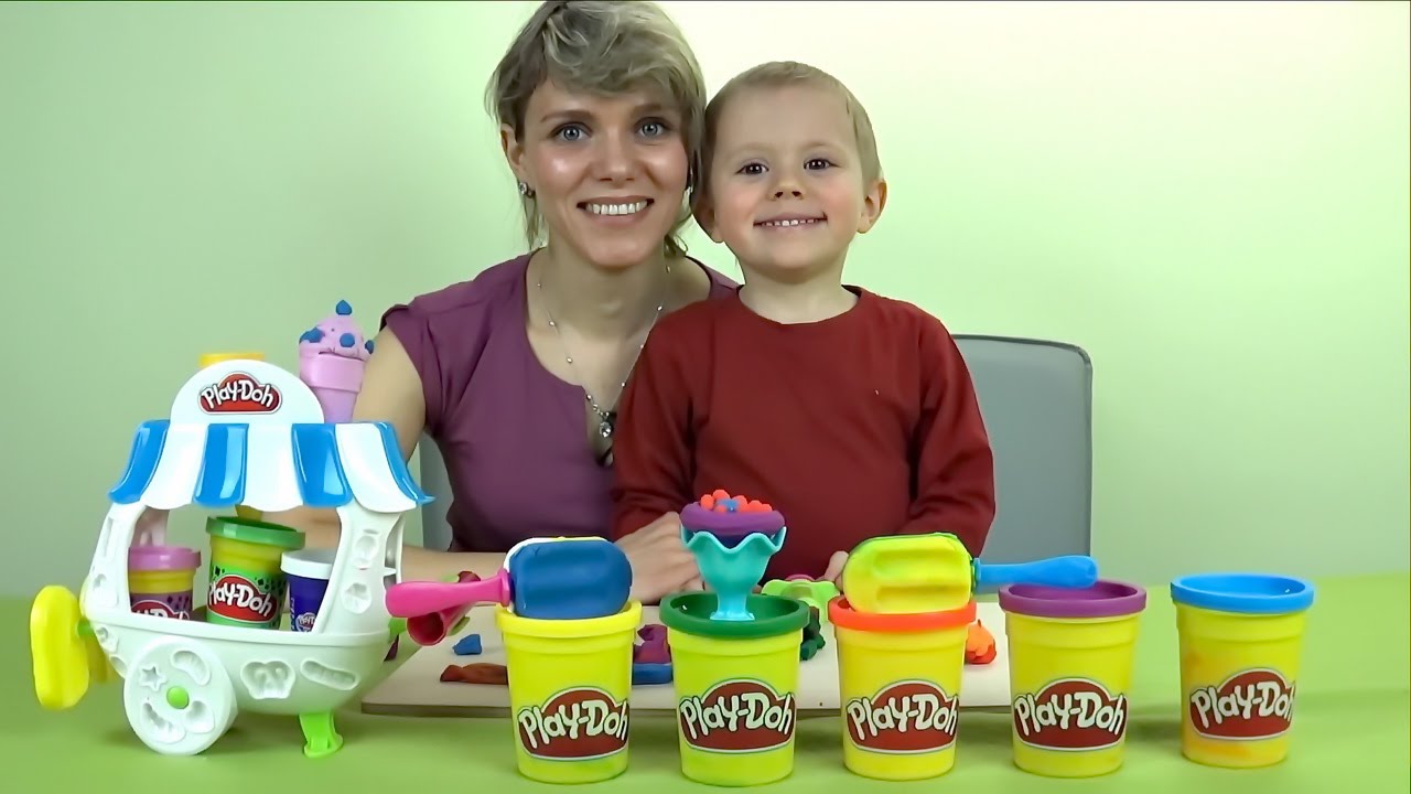Развивающее видео для детей. Фургончик Play-Doh и малыш Даник с мамой
