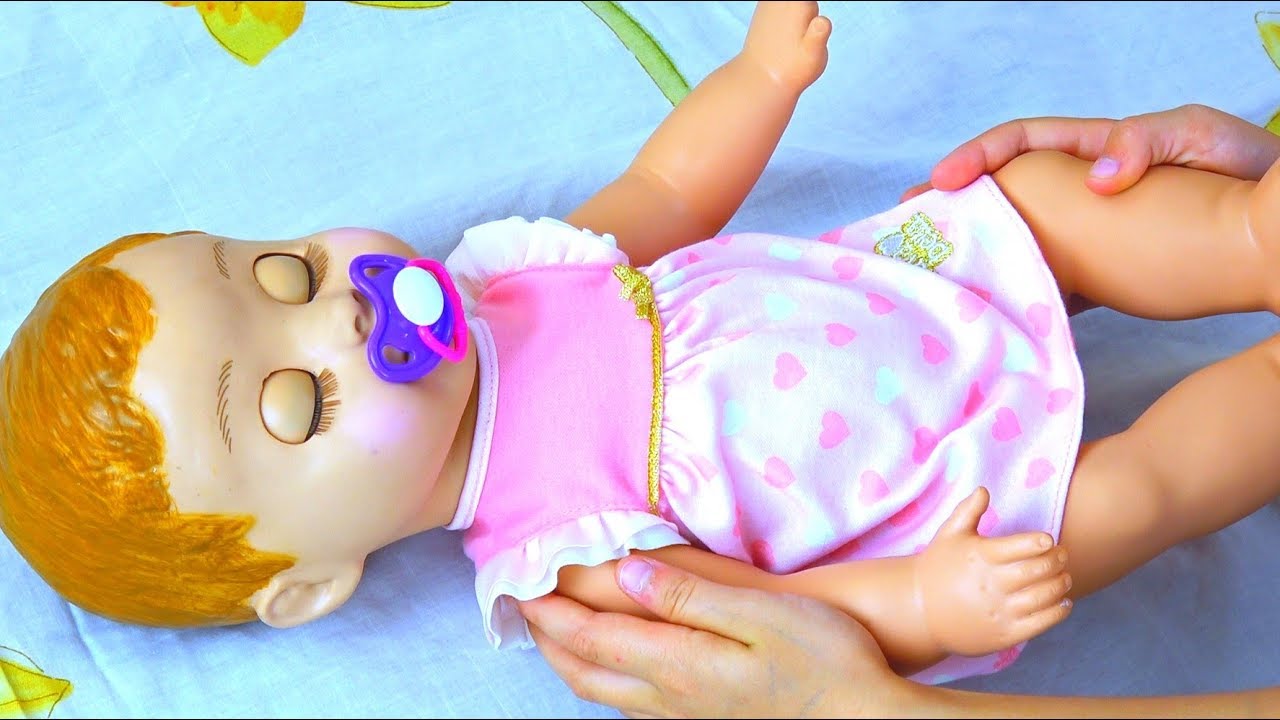 Polina pretend play mom with funny baby doll