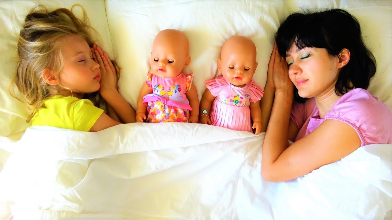 Polina and mom playing with baby dolls Funny video for kids