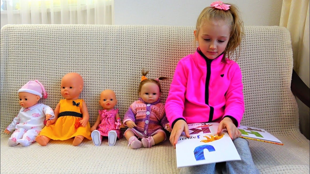 Куклы хотят пить Полина КАК МАМА  делает куклам соки видео для девочек