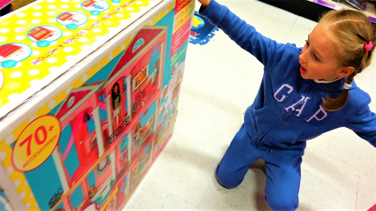 ВЛОГ: Шоппинг в Америке Полина ищет новую игрушку  в магазине Видео для детей