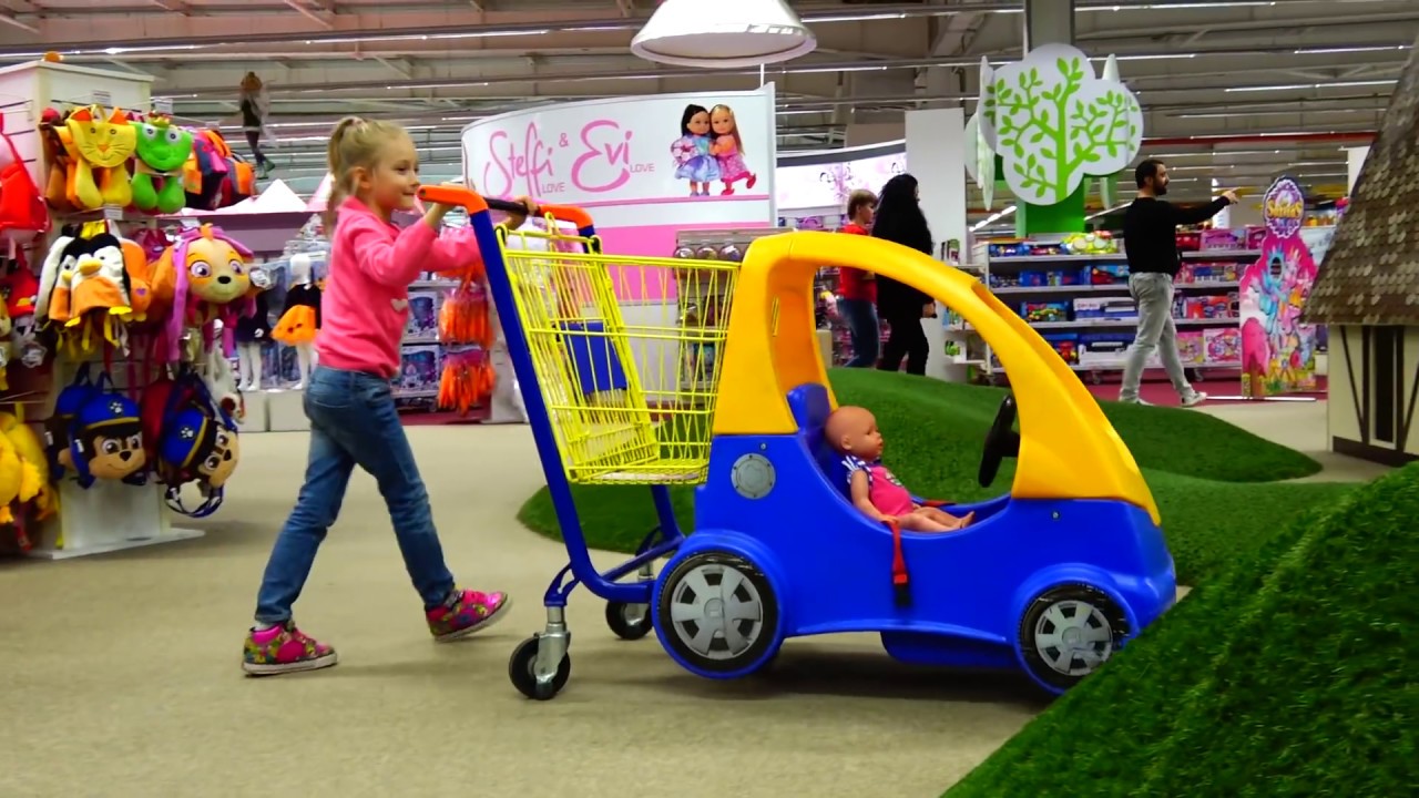Funny Baby Doll Doing Shopping in the Supermarket video for kids