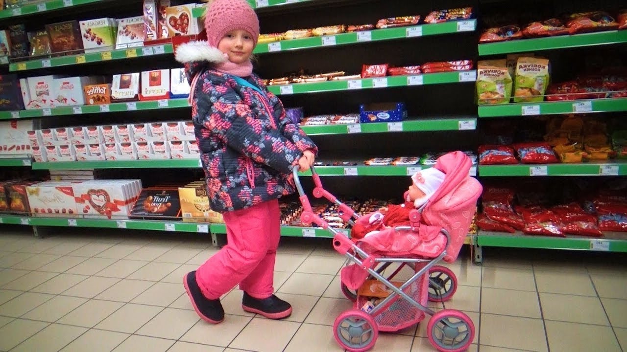 Кукла Беби Борн в Супермаркете Полина Делает покупки видео для девочек